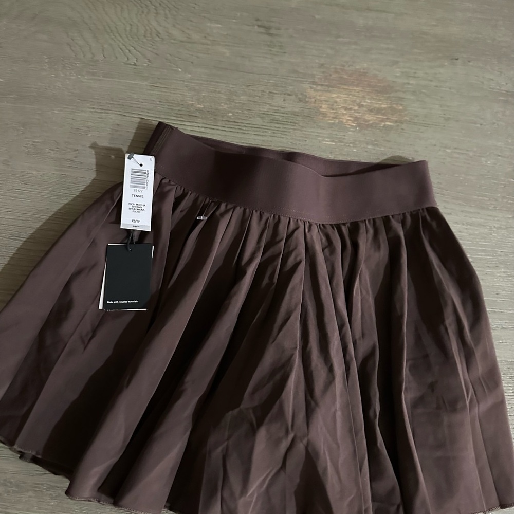Aritzia TNA Rich Mocha Brown  Pleated Tennis Skort - Picture 4 of 4